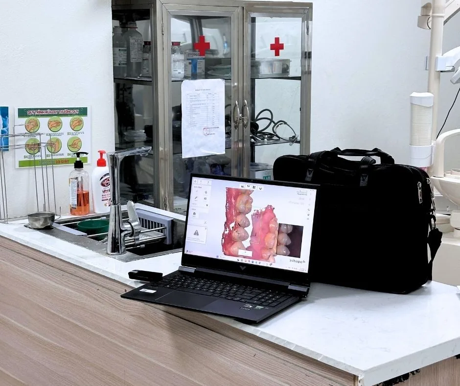 Khu vực tiệt trùng dụng cụ đạt chuẩn tại Nha khoa Hiếu Minh